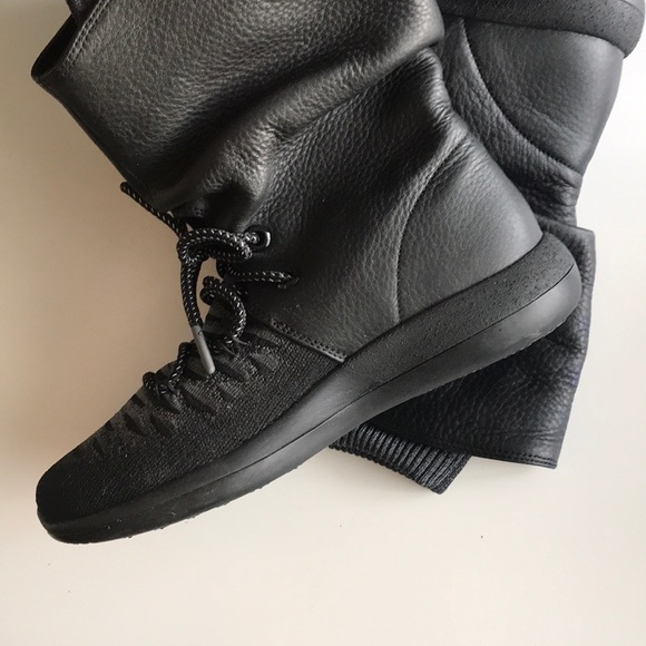 Nike Roshe Two Hi Flyknit Trainers - Sneaker Boot - Picture 2 of 5